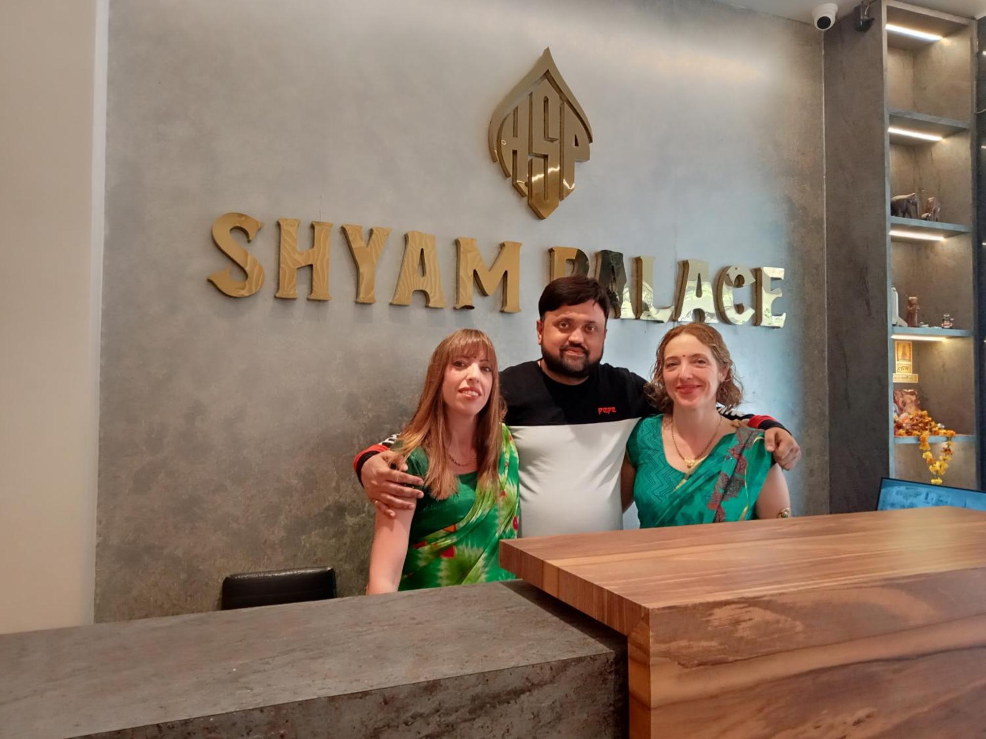 Hotel Shyam Palace India Agra Агра Екстериор снимка