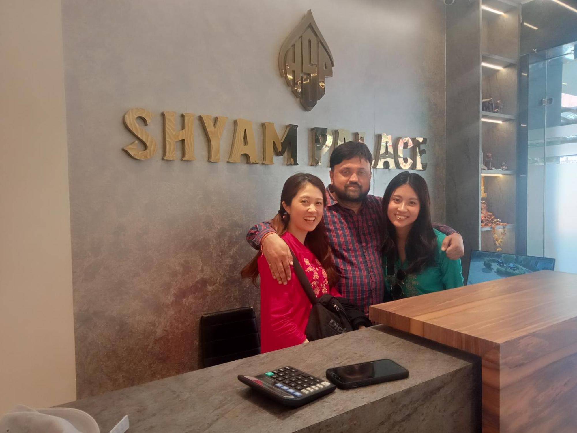 Hotel Shyam Palace India Agra Агра Екстериор снимка