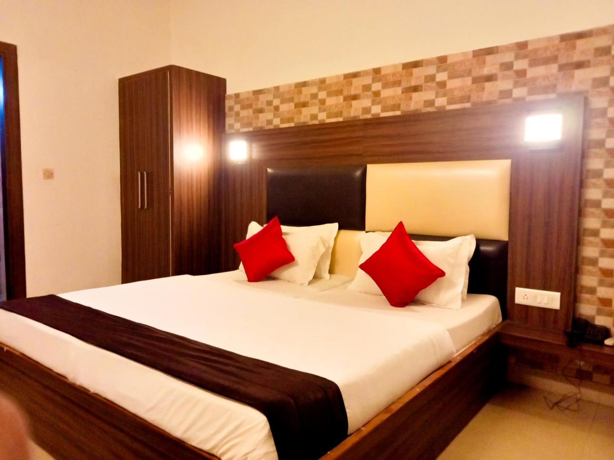 Hotel Shyam Palace India Agra Агра Екстериор снимка