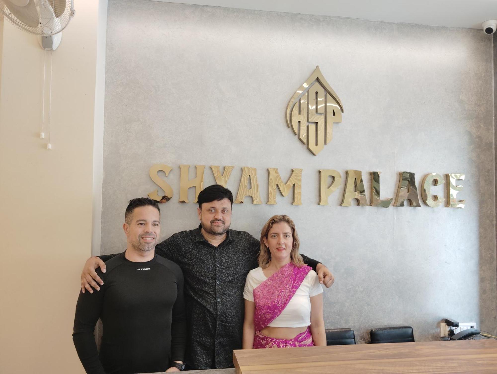 Hotel Shyam Palace India Agra Агра Екстериор снимка